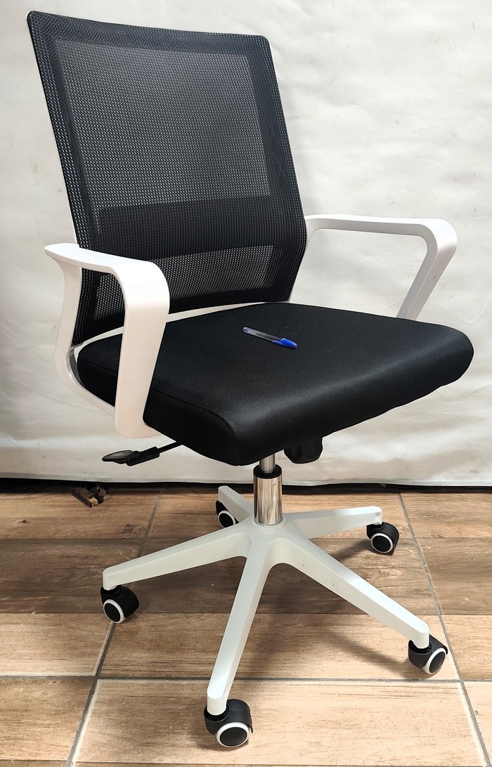 Item 16533 - Image 0