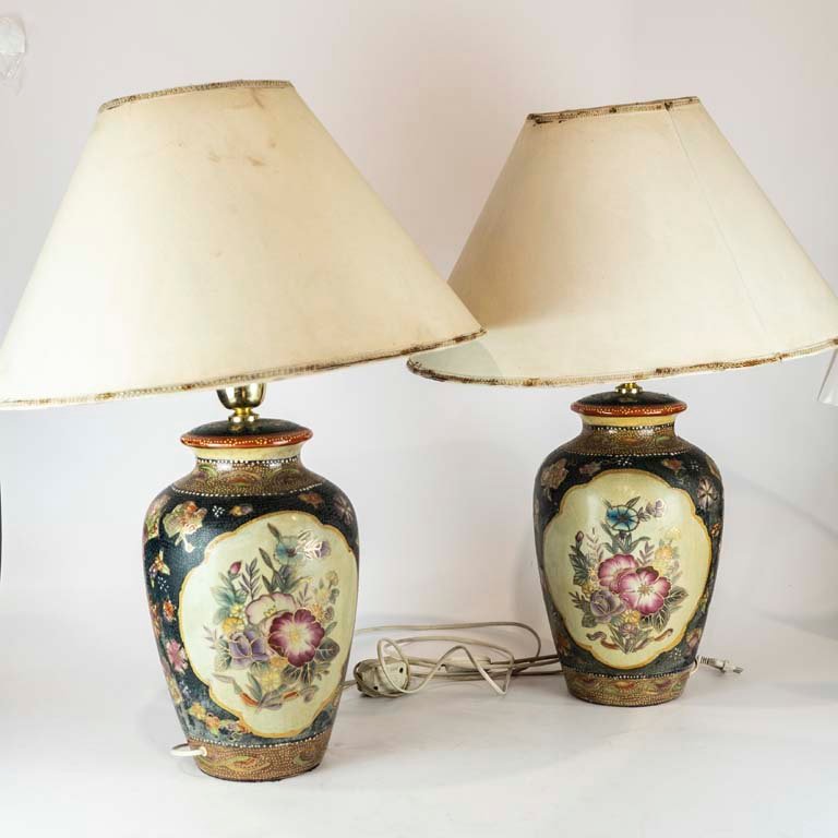 Lámparas de porcelana oriental con pantalla - Medidas: 72cm