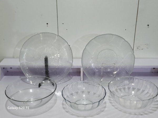 Set de 5 Piezas: 2 Fuentes Grandes y 3 Ensaladeras de Vidrio Transparente - imagen 1