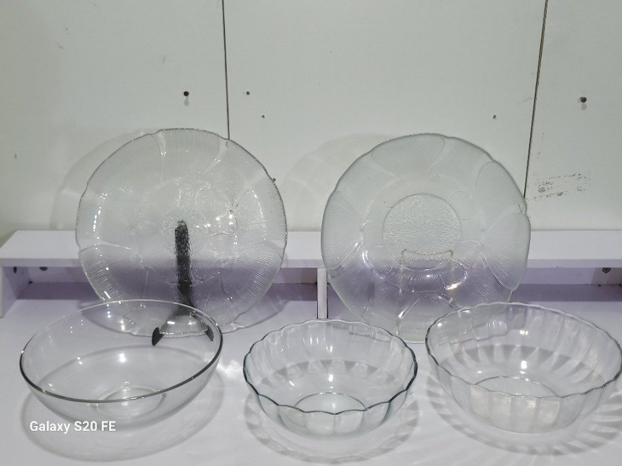 Set de 5 Piezas: 2 Fuentes Grandes y 3 Ensaladeras de Vidrio Transparente