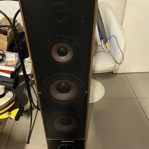 Lote siguiente: Parlante Vertical Supersonic de Madera