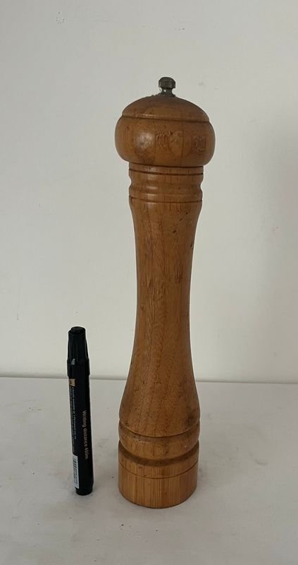 Pimentero de madera con características únicas - imagen 4