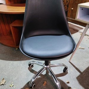 Escritorio Moderno con Silla Giratoria y Cajón Corredero - imagen 2