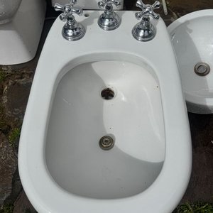 Bidet Ferrum Blanco con Grifería Cromada - imagen 1