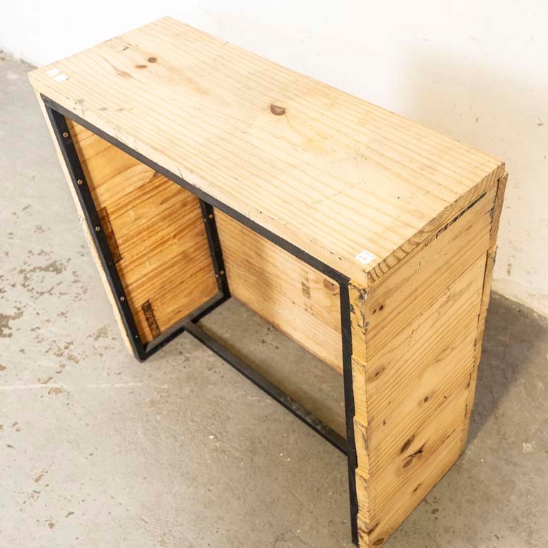 Mesa de arrimo rústica de madera y hierro - imagen 2