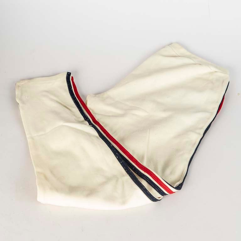 Lote siguiente: Pantalón deportivo adidas de principios de los 80'