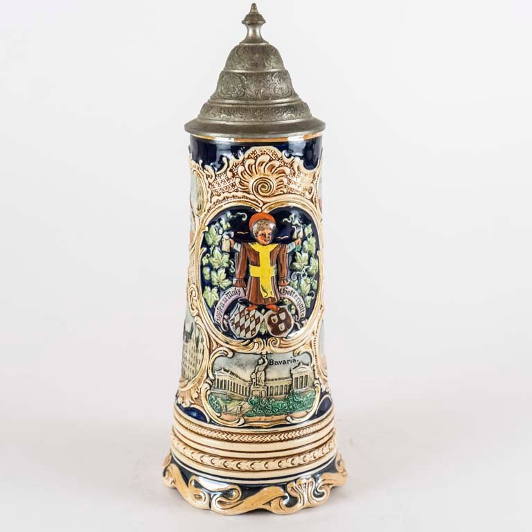 Lote siguiente: Jarra de cerveza de gres suiza con relieve y tapa de metal
