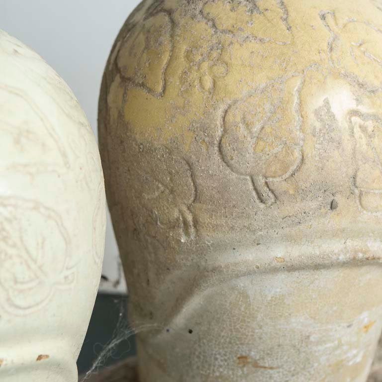 Moldes de cerámica antiguos en base de madera - imagen 2