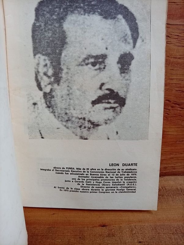 Revista "Qué Piensa el PVP" del Partido por la Victoria del Pueblo - 1983