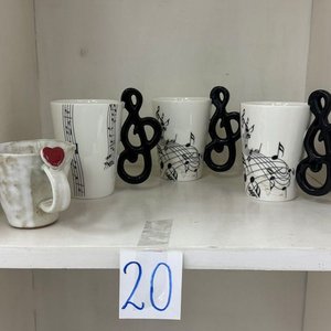 Lote anterior: Set de 4 Tazas con Diseño Musical