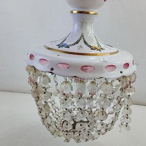 Lote anterior: Antigua Araña de Techo de Cristal Prensado con Flores Pintadas a Mano