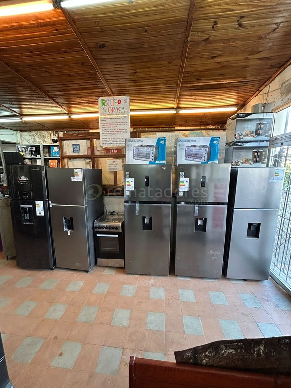 Lote de Electrodomésticos: Heladeras y Cocinas