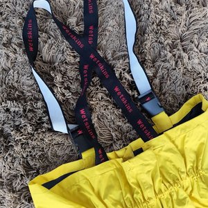 Conjunto Impermeable Wetskins Comfort Zone: Chaqueta con Capucha y Pantalón Jardinero Amarillo - imagen 13