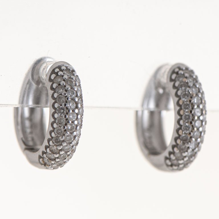 Lote anterior: Pareja de aros de oro 18k con brillantes