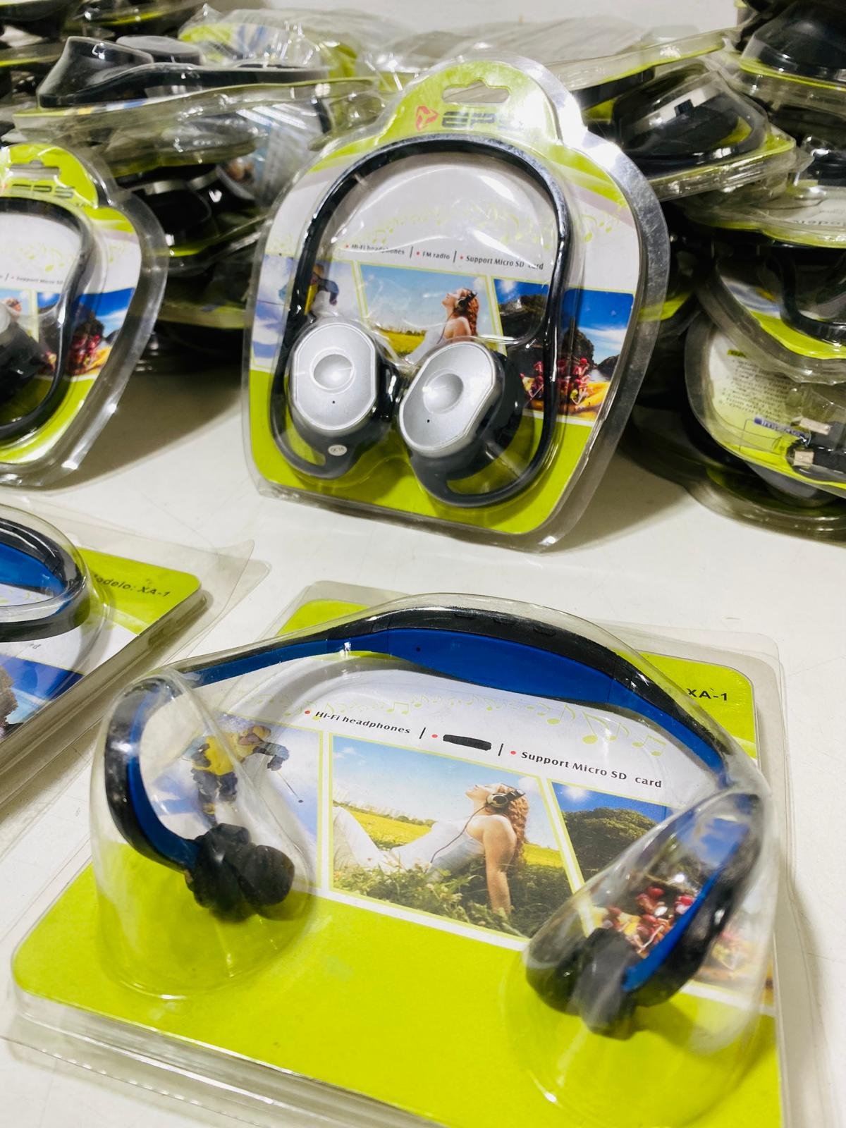 Item lote-x66-auriculares-varios - Image 0