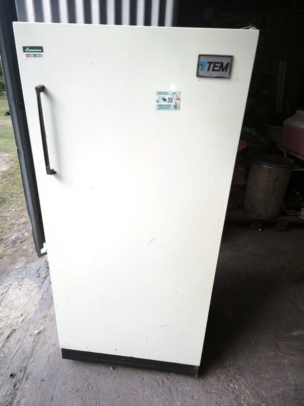 Heladera Funcionando con Congelador y Temperatura Control