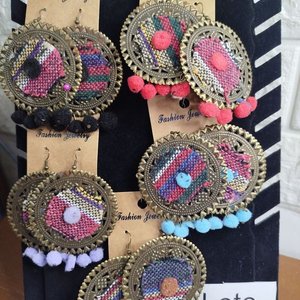 Lote anterior: Caravanas Estilo Vintage con Pompones y Detalles Étnicos
