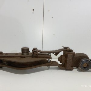 Polea Antigua de Hierro con Grillete - imagen 5