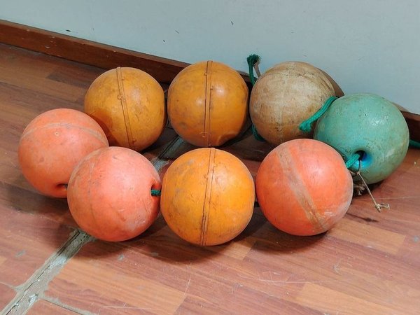 Juego de 8 Boyas de Pesca Esféricas 'Made in Denmark' - Naranja, Marrón y Turquesa
