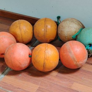 Juego de 8 Boyas de Pesca Esféricas 'Made in Denmark' - Naranja, Marrón y Turquesa - imagen 1