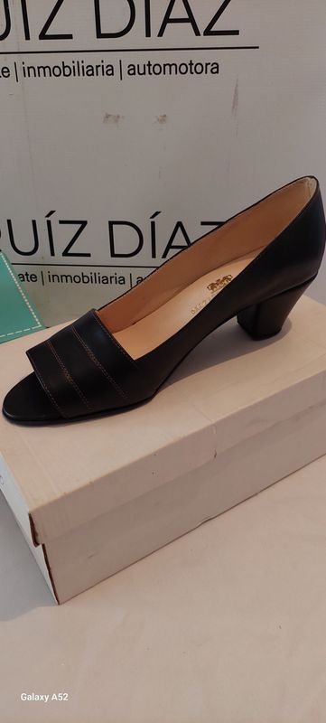 Zapatos de tacón alto en venta - imagen 3