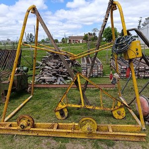 Guinche Eléctrico con Estructura Metálica y Comandos - imagen 1