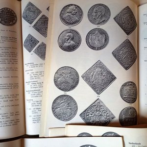 8 Catálogos de Subastas Numismáticas Americanas LEPCZYK - Precios de Referencia Años 80 - imagen 4