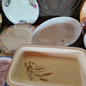 Set de Fuentes y Platos de Cerámica y Vidrio - imagen 4