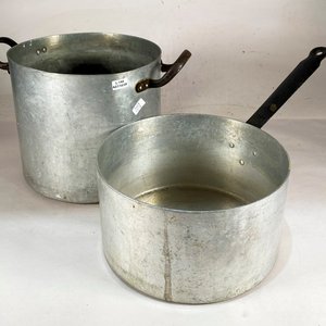 Lote anterior: Dos Ollas de Aluminio sin Tapa