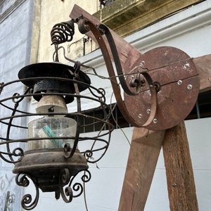 Farol Rústico de Madera y Hierro Fundido con Aspas - imagen 11