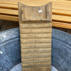 Tacho (070 diam x 0,33 alto) y tabla para lavar (0,23 x 0,53) - imagen 3