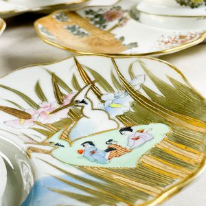 Juego de 4 Tazas Orientales con Platillos Decorados - imagen 5