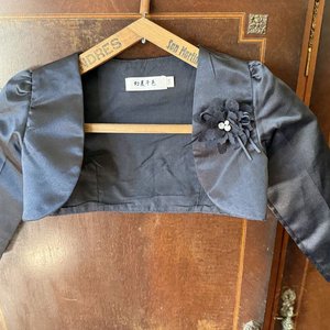 Saco Bolero Niña Negro Satinado Talle 10 Meses - imagen 4
