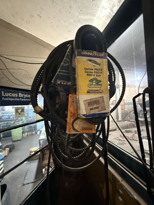 Lote de Correas Automotrices V y Poly-V Surtidas