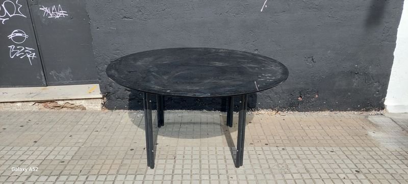 Lote anterior: Mesa de comedor con base de hierro y tapa de cristal circular