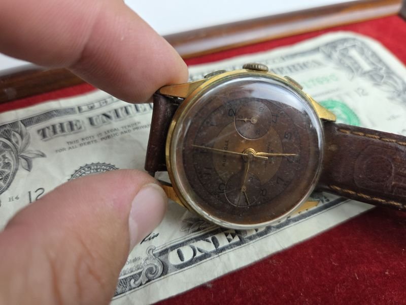 Lote anterior: Reloj cronografo suizo Aureole a la vista - Detalles y características