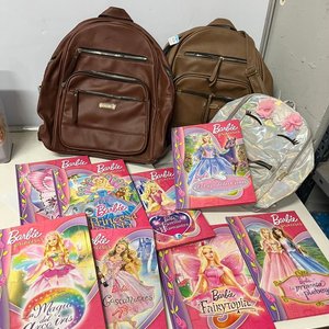 Colección de 3 Mochilas y 8 Libros "Barbie Princesas" - imagen 1