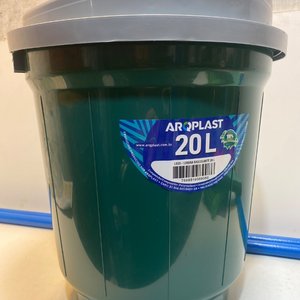 Set de Limpieza: Papelera Aroplast 20L, Escoba, Lampazo y Pala - imagen 6