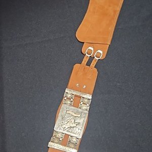 Rastra de cuero y metal con detalles en plata y oro - imagen 11
