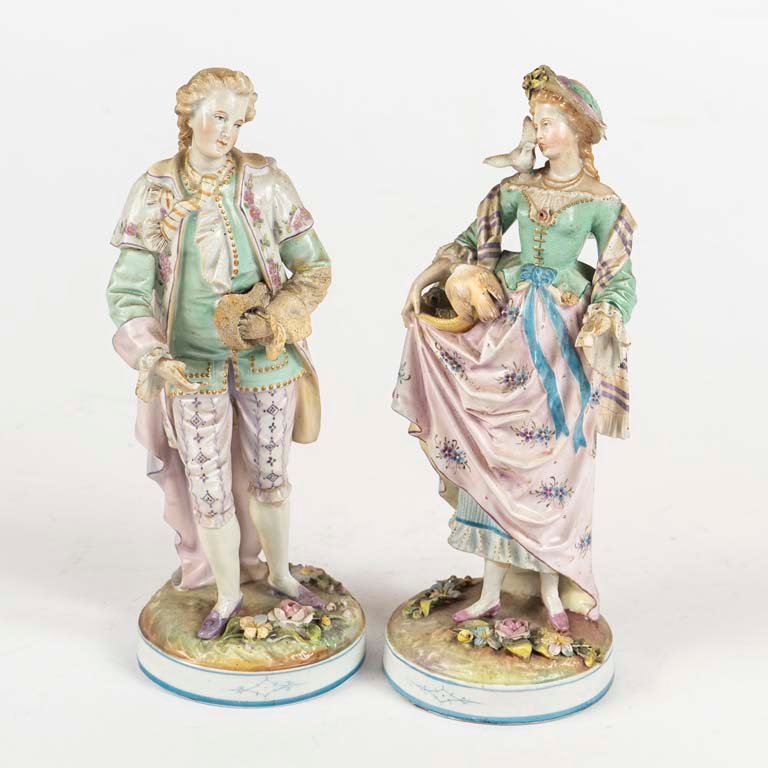 Lote anterior: Figuras de porcelana antigua dama y caballero