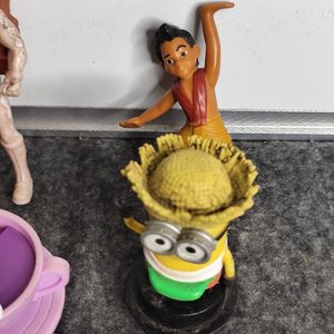 Lote de Figuras Coleccionables: Minions, Power Ranger, Donald y Pitufina - imagen 3