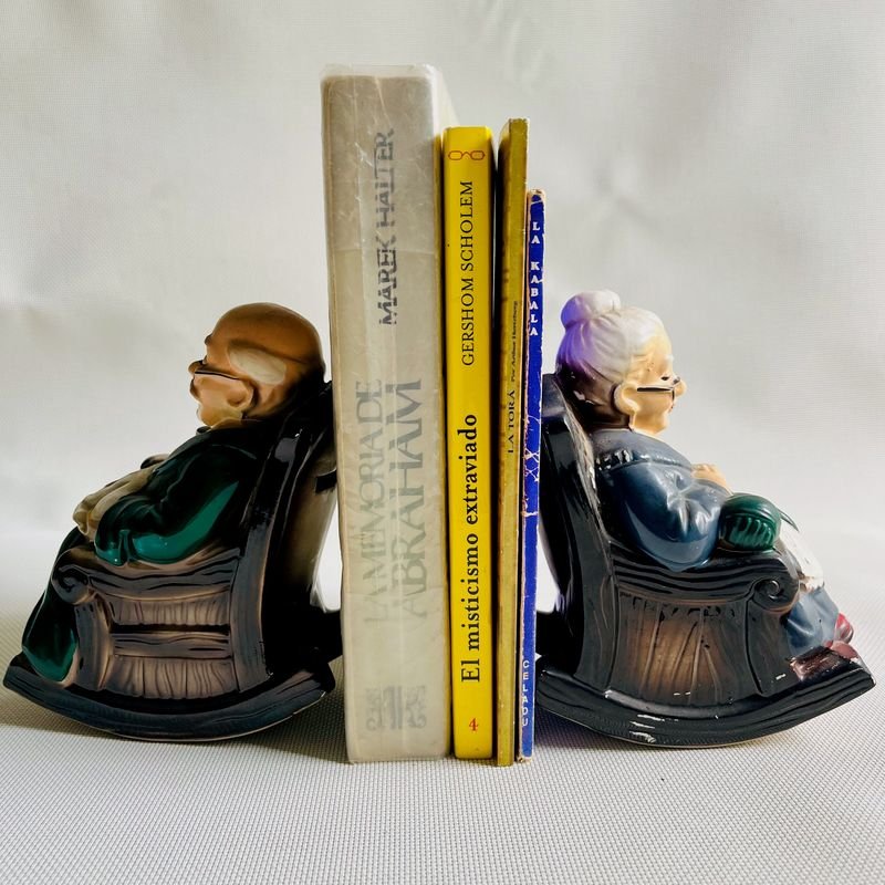 Lote de 4 Libros sobre Judaísmo y Misticismo con Apoyalibros de Pareja Mayor