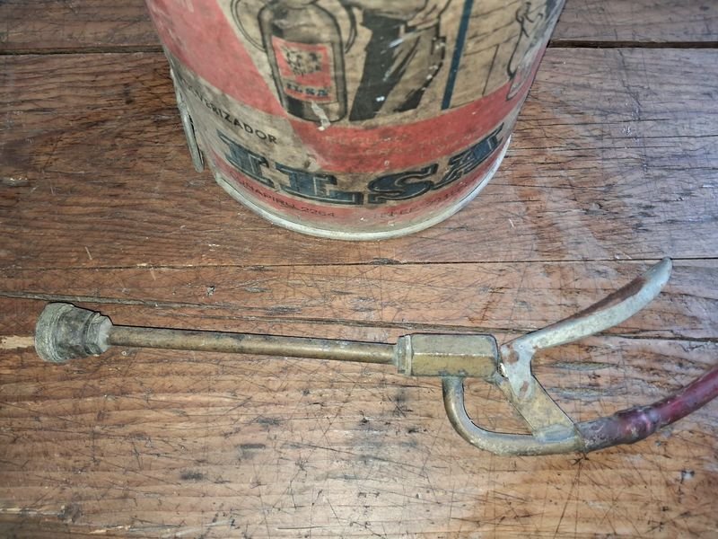 Antiguo pulverizador en metal Ilsa - imagen 2