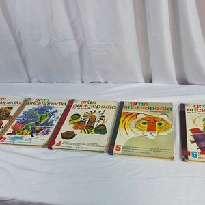 Gran Enciclopedia de los Pequeños y Tomo de Historia Universal - imagen 4