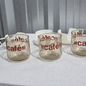 Juego de 3 Tazas de Vidrio con "Café" y Cafetera Transparente - imagen 2