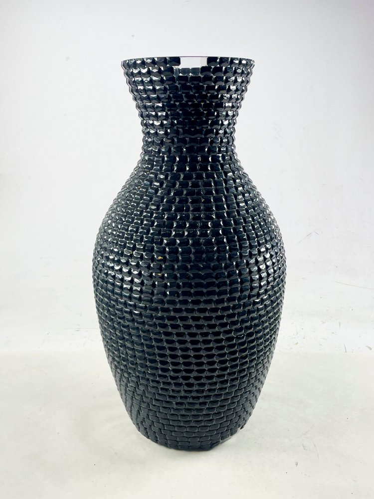 Florero de Vidrio Negro con Textura Decorativa, 48 cm