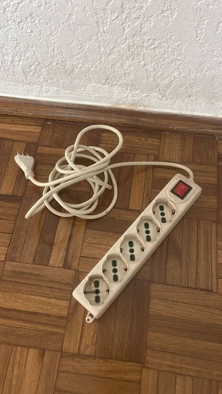 Lote anterior: Alargue de 5 con tierra - Accesorios para Vehículos