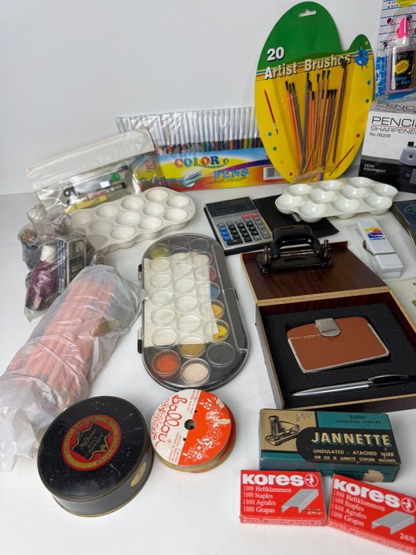 Gran lote de papelería, nuevos y algunos usados - imagen 2