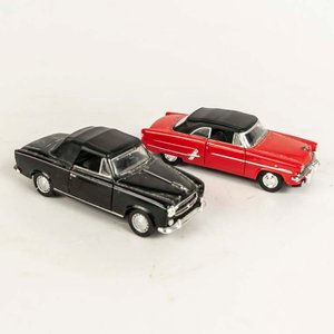 2 autos: Wolksvagen Beetle y Cadillac escala 1/32 - imagen 2