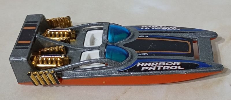Lancha coleccionable Hot Wheels H2Go, modelo Harbor Patrol de la serie HW City Works - imagen 3